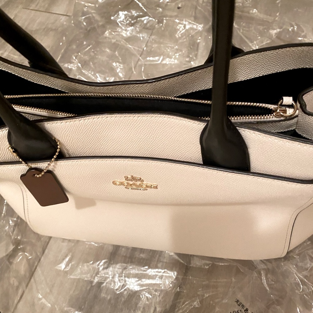Coach Casey Tote Crossgrain leather Excellent Condition - Picture 2 of 3